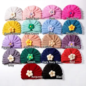 Griglia a matrice con diciotto colori di cappelli a turbante in maglia per neonati
