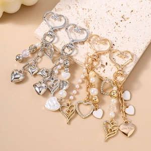 Lot de porte-clés cœur perlé avec strass et charms gravés LOVE YOU élégants