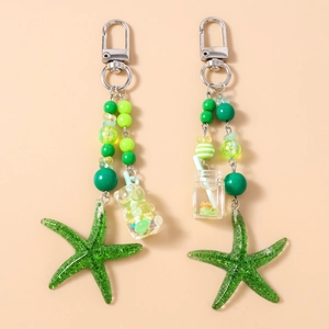 Porte-clés Perlé Étoile de Mer Vert avec Mini Ours en Résine Pendentif Bouteille de Thé au Lait Étoile de Mer à Paillettes