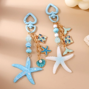 Fashion ocean-themed keychain with starfish, pearls and shells charms for handbags