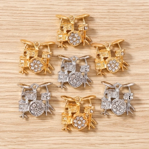 Funkelnde Strass-Trommel-Anhänger in Gold und Silber für die DIY-Schmuckherstellung