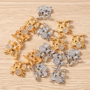 Detailansicht der Strass-Trommelanhänger in Gold und Silber für die DIY-Schmuckherstellung