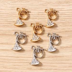 Détail des pendentifs cor avec strass pour création de bijoux DIY en or et en argent