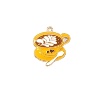 Ciondolo tazzina da caffè gialla con latte art e cucchiaio per gioielli fai da te