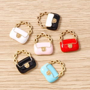 Lot de breloques mini sac à main en six couleurs avec poignées dorées pour bijoux DIY