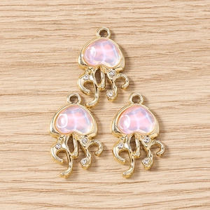 Détails des pendentifs méduse avec opale rose et cristaux pour bijoux artisanaux