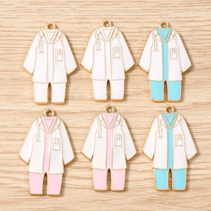Colgantes de Esmalte Uniforme de Médico Enfermera Aleación de Zinc Charms Médicos para DIY Collar Pulsera Joyería