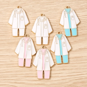Amuletos de esmalte para uniformes de enfermera y médico para la creación de joyas DIY