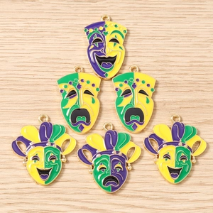 Set mit sechs Mardi Gras Clown-Anhängern mit Komödie und Tragödie Gesichtern für Schmuck