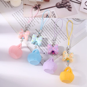 Lot de porte-clés à nœuds et mini paniers tressés en couleurs pastel rose, bleu et jaune