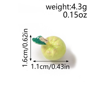 Makro-Detail des Apfelanhängers mit Maßen 1,6cm x 1,1cm und einem Gewicht von 4,3g
