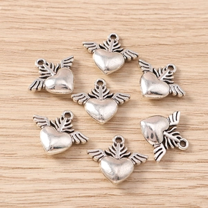 Vintage Silver Alloy Heart With Wings Pendants Angel Wing Heart Charms For Necklace Bracelet Earring DIY Jewelry Making Accessories
