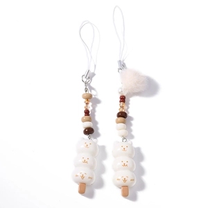 Pendentif mignon d'ours de dessin animé avec des perles colorées et une boule en peluche