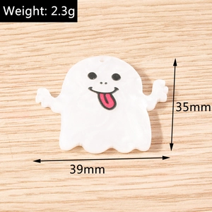 Macro detail of a 39mm white ghost charm for DIY jewelry with weight and size indicators