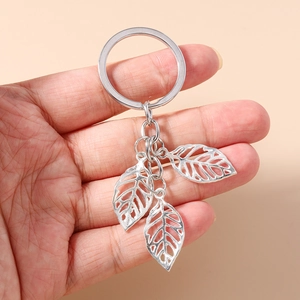 Minimalist Zinc Alloy Hollow Leaf Keychain Silver Three Leaves Pendant Bag Hanging Ornament Fashion Metal Key Ring Gift