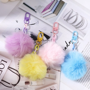 Porte-clés en fausse fourrure de lapin pelucheuse aux couleurs de macaron