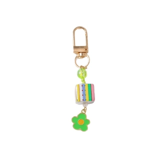 Portachiavi a margherita alla moda con perla quadrata colorata e ciondolo a fiore verde