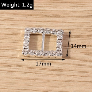 Detailed view of silver rectangular rhinestone buckle with 17mm x 14mm dimensions