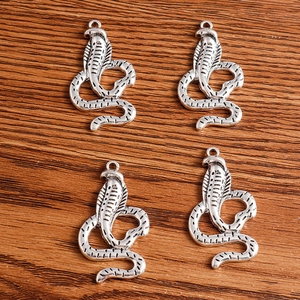 Vintage Zinc Alloy Cobra Snake Pendant DIY Jewelry Findings For Necklace Bracelet Keychain Crafting Accessory Antique Silver Charm