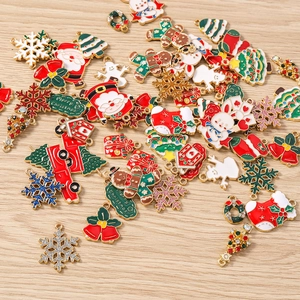 Lot de breloques de Noël émaillées avec Père Noël et renne pour création de bijoux DIY