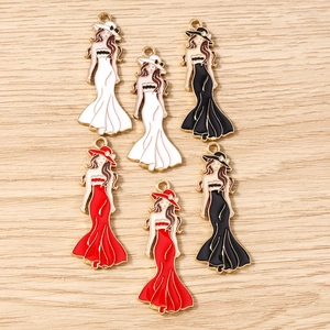 Colgantes de moda de mujer con sombreros y vestidos de gala para joyería DIY