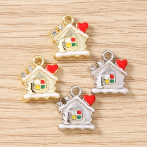5pcs Christmas house charms with red hearts and rhinestones for DIY jewelry making