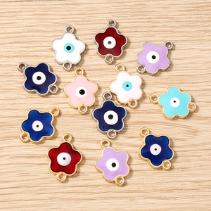 Ciondoli colorati a forma di fiori di ciliegio con malocchio per creazione di gioielli DIY