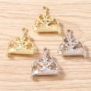 Fountain shaped alloy charms with star motifs in gold and silver plating for DIY jewelry