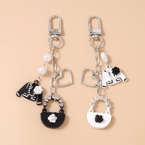 Vintage Camellia Flower Artificial Pearl Keychain With Heart Charm Alloy Enamel Jacket Bag Pendant For Handbag Purse Women Jewelry
