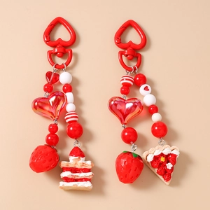 Sweet Beaded Strawberry Cake Heart Keychain Resin Simulation Food Bag Pendant For Women Girls Casual Red White Accessory