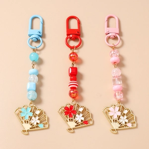 Porte-clés Éventail Pliant Fleurs de Cerisier Style Japonais Pendentif Fleur Ajouré en Alliage de Zinc Perlé Charme de Sac Cadeau