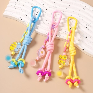 Porte-clés animaux tissés à la main avec breloques papillon en résine aux couleurs macaron