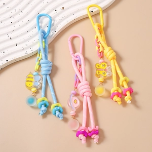 Porte-clés en corde tressée colorée avec pendentifs abeille et papillon mignons