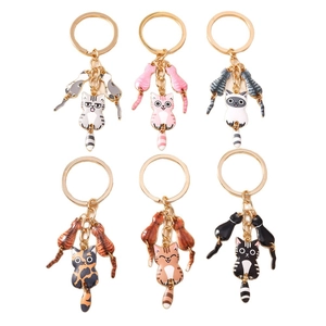Lot de six porte-clés chat de dessin animé colorés avec anneaux dorés et pendentifs mignons