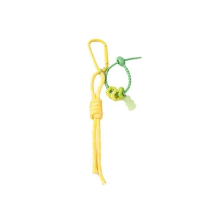 Pendentif de sac en nylon tissé avec ours coloré et étoiles sur mousqueton jaune