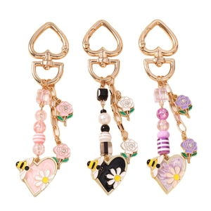 Set di portachiavi a cuore con fiori e api in rosa nero e viola per borse e zaini