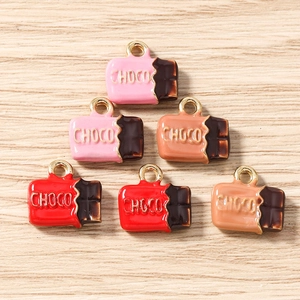 Pendentifs chocolat réalistes avec texte CHOCO pour la création de bijoux DIY et artisanat