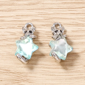 Détails de pendentifs chat avec étoile en alliage argenté et résine bleue brillante