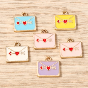 Pendentifs Enveloppe en Émail Cœur Flèche de Cupidon Alliage de Zinc DIY Accessoires de Bijoux pour Collier Bracelet Femme