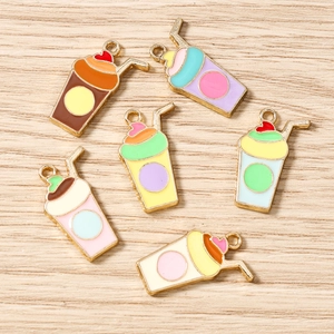 Lot de six breloques tasse à thé au lait colorées pour bijoux DIY aux couleurs macarons