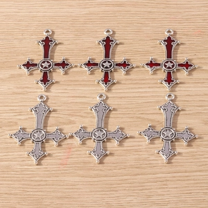 Vintage Gotische Legering Kruis Hangers Met Pentagram Patroon Rood Emaille Voor DIY Ketting Oorbel Sieraden Maken