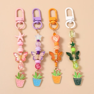 Porte-clés Perlé en Alliage de Zinc Mode Papillon Cactus Pendentif Cœur Étoile Charme Ornement de Sac Cadeau pour Femmes Filles