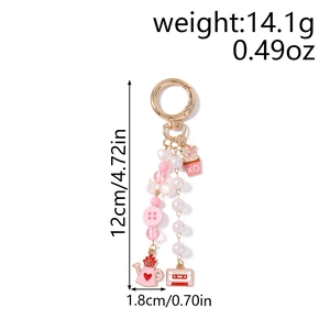 Detail der Perlenkette mit 12 cm Länge und 14,1 g Gewicht mit Herzanhängern