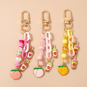 Porte-Clés Mignon en Alliage de Zinc Perles Acryliques Pendentif Tasse de Thé au Lait Pêche Accessoires de Charme de Sac Colorés pour Femmes