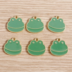 Lot de 6 pendentifs grenouilles en émail vert et métal doré pour la création de bijoux