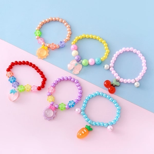 Boucles d'Oreilles Bracelets en Künstliche Perles de Résine pour Enfants Avec Pendentifs Fruits Animaux Fleurs Künstliche Perles d'Imitation Colorées Bijoux Élastiques pour Filles Cadeau