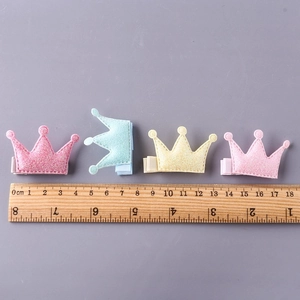 Lot de quatre pinces à cheveux couronne pailletée pour filles avec attaches sécurisées