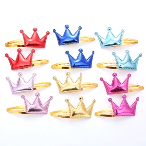 Set da 12 pezzi di fermagli per capelli a corona in pelle PU colorata per bambine