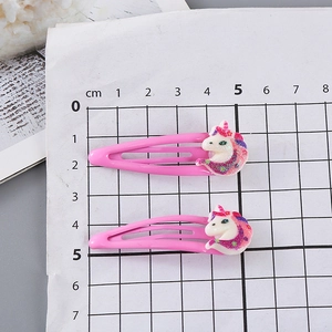 Pinzas para el pelo de unicornio rosa con resina brillante, tamaño 5 cm en escala de red