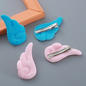 Kleurrijke pluche engelenvleugel haarspeldjes voor kinderen in blauw en roze met metalen clip